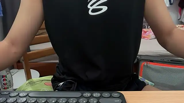 Snapshot of mak_mark92 chatting on 10/12/25, 07:18 mak mark92 online show from 10/12/25, 07:18