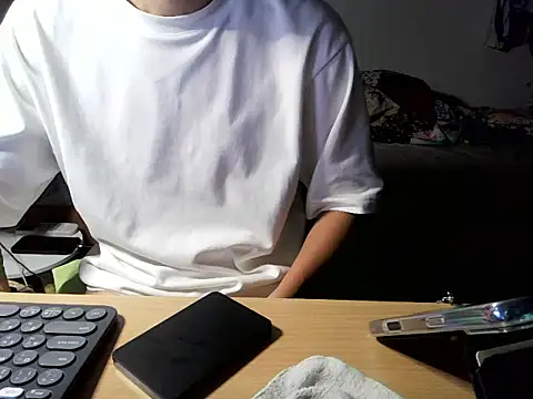 Snapshot of mak_mark92 chatting on 10/14/25, 07:47 mak mark92 online show from 10/14/25, 07:47