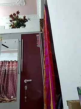 Hotty-Nidhi online show from 11/06/25, 04:35