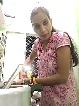 Hotty-Nidhi online show from 11/13/25, 03:55