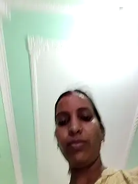 Hotty-Nidhi online show from 04/07/26, 05:41