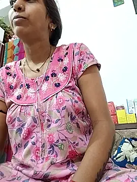 Hotty-Nidhi online show from 04/12/26, 04:06