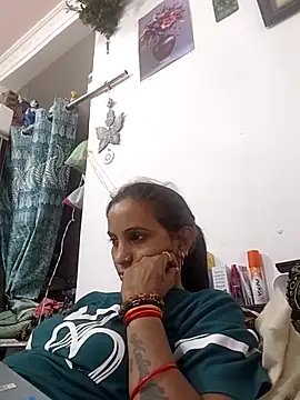 Hotty-Nidhi online show from 06/15/26, 01:46