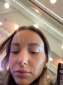 Snapshot of AlexisWhit chatting on 11/23/25, 08:47 AlexisWhit online show from 11/23/25, 08:47