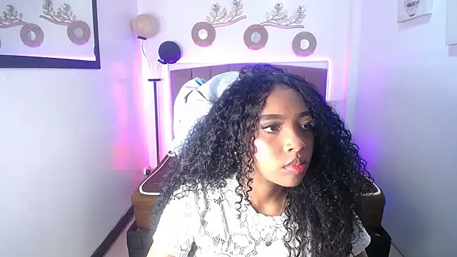 Snapshot of charlotte_walker1 chatting on 03/10/25, 02:06 charlotte walker1 online show from 03/10/25, 02:06