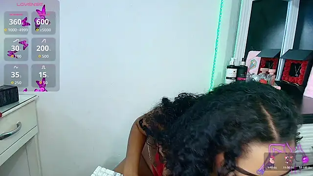 Snapshot of charlotte_walker1 chatting on 12/02/25, 10:27 charlotte walker1 online show from 12/02/25, 10:27