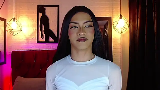 agatha rodriguez online show from 11/11/25, 02:17