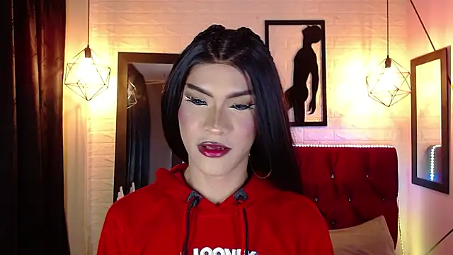 agatha rodriguez online show from 11/24/25, 02:06