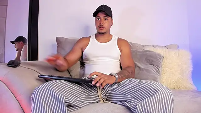 AshtonnSummer online show from 10/01/25, 03:40