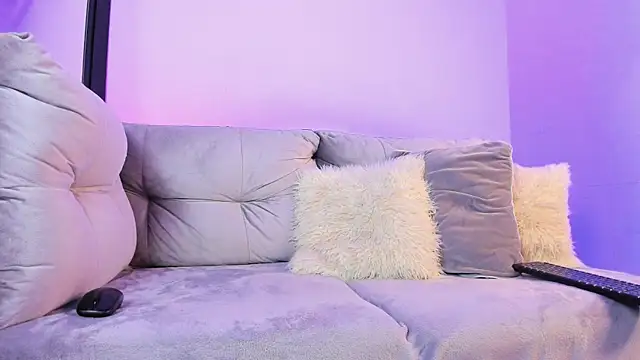 AshtonnSummer online show from 11/21/25, 09:13