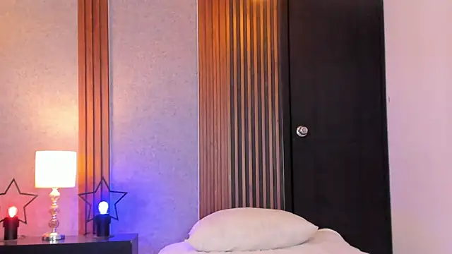 Snapshot of Abby_sinss chatting on 11/20/25, 08:19 Abby sinss online show from 11/20/25, 08:19