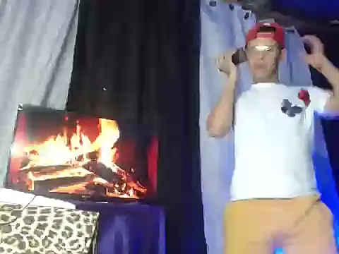 Snapshot of Hidden_Fantasies chatting on 11/05/25, 11:38 Hidden Fantasies online show from 11/05/25, 11:38