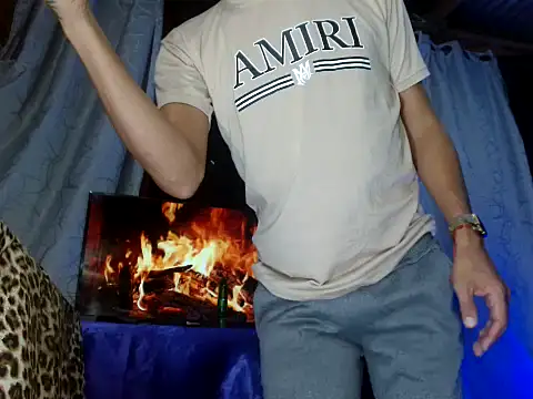 Snapshot of Hidden_Fantasies chatting on 11/09/25, 12:20 Hidden Fantasies online show from 11/09/25, 12:20