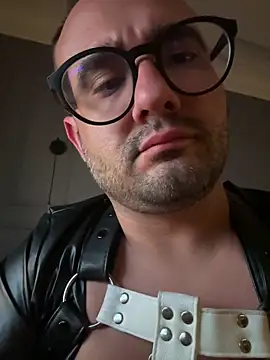 Snapshot of SavagesGN chatting on 10/29/25, 10:33 SavagesGN online show from 10/29/25, 10:33