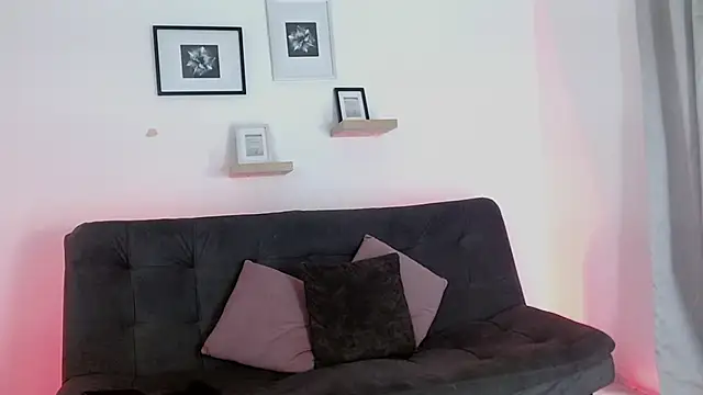 Snapshot of julian_vogue chatting on 03/21/25, 06:29 julian vogue online show from 03/21/25, 06:29