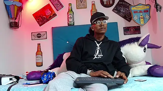 lili roussi online show from 12/18/25, 09:32