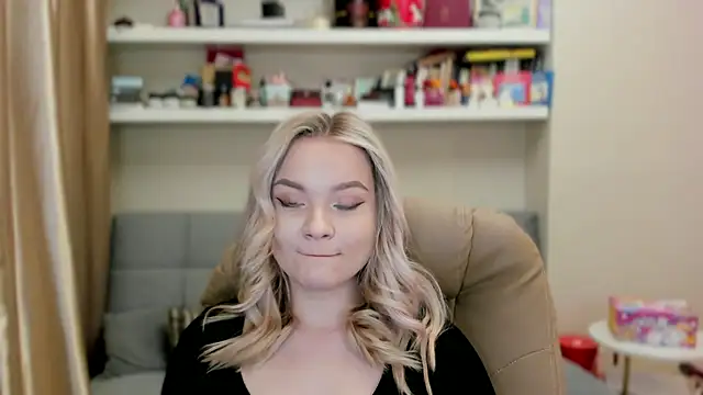 Kara Smith  online show from 05/03/26, 10:38