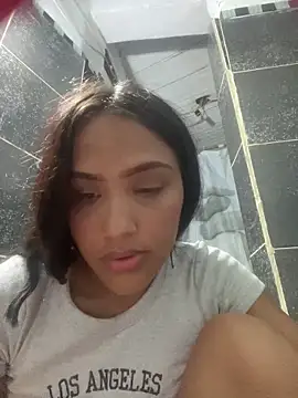 Snapshot of iamsara_21 chatting on 02/22/26, 02:13 iamsara 21 online show from 02/22/26, 02:13