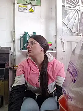 HOLY DOLL online show from 10/23/25, 08:29