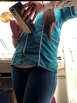 HOLY DOLL online show from 11/06/25, 07:59