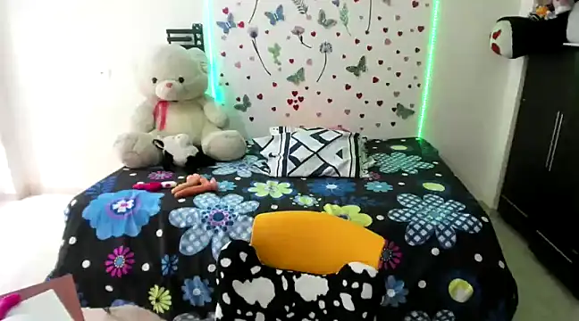 Snapshot of Olgahunder chatting on 03/17/25, 05:38 Olgahunder online show from 03/17/25, 05:38