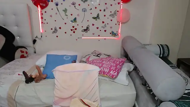 Snapshot of Olgahunder chatting on 02/08/26, 11:52 Olgahunder online show from 02/08/26, 11:52