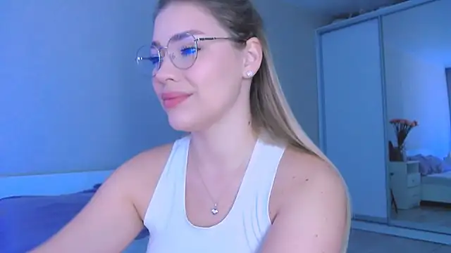 Snapshot of DIANAxxxDIAMOND chatting on 10/06/25, 07:06 DIANAxxxDIAMOND online show from 10/06/25, 07:06