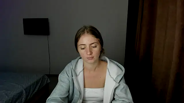 LilyHaart online show from 09/17/25, 05:36