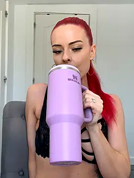 Snapshot of FariBanxOfficial chatting on 09/12/25, 11:10 FariBanxOfficial online show from 09/12/25, 11:10