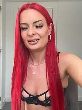 Snapshot of FariBanxOfficial chatting on 10/15/25, 01:22 FariBanxOfficial online show from 10/15/25, 01:22