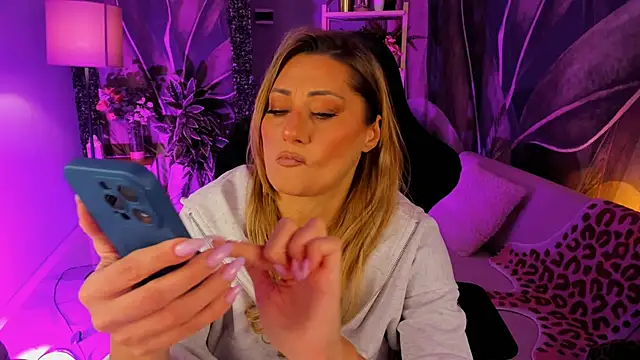 SarahAlluring online show from 11/20/25, 12:27