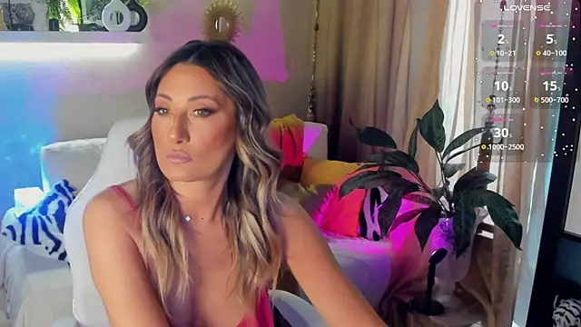 SarahAlluring online show from 05/18/26, 06:30