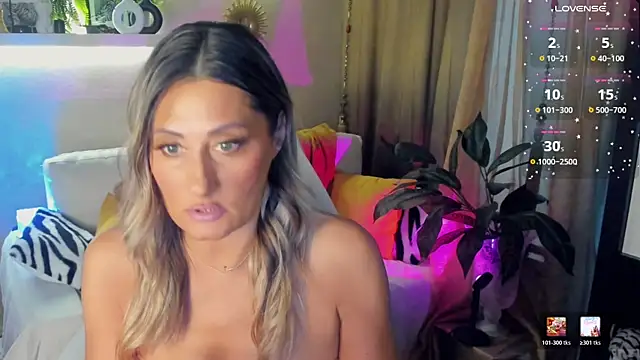 SarahAlluring online show from 05/25/26, 04:13