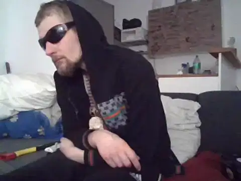 Snapshot of ThePython666 chatting on 03/21/25, 02:50 ThePython666 online show from 03/21/25, 02:50