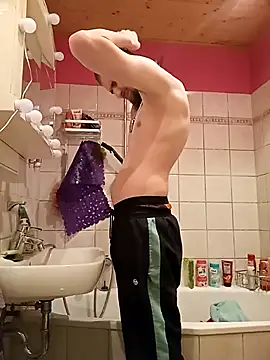 Snapshot of ThePython666 chatting on 10/06/25, 01:19 ThePython666 online show from 10/06/25, 01:19