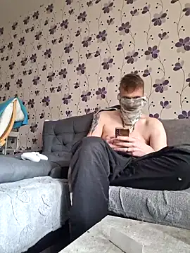 Snapshot of ThePython666 chatting on 10/22/25, 09:31 ThePython666 online show from 10/22/25, 09:31