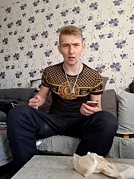 Snapshot of ThePython666 chatting on 10/29/25, 11:01 ThePython666 online show from 10/29/25, 11:01