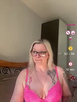 Snapshot of Curvy-Cleo chatting on 05/01/26, 09:14 Curvy-Cleo online show from 05/01/26, 09:14