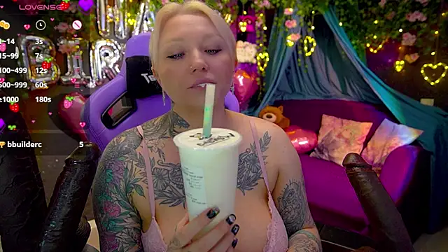 BlackedBarbie online show from 06/18/26, 02:43