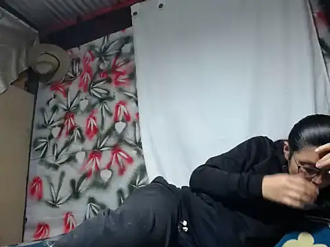 SHARONYJQVI online show from 09/27/25, 09:53