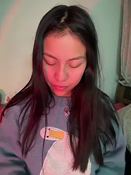 Snapshot of -Selene- chatting on 10/17/25, 02:37 -Selene- online show from 10/17/25, 02:37