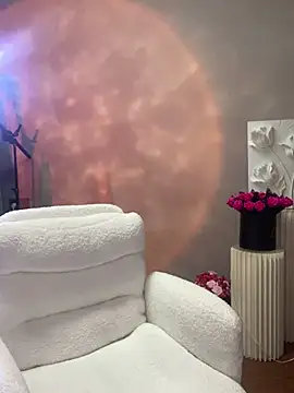 Snapshot of Baby-youyou chatting on 03/18/25, 08:26 Baby-youyou online show from 03/18/25, 08:26