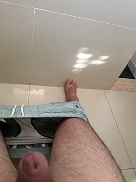 Snapshot of blancoleon14 chatting on 09/15/25, 11:21 blancoleon14 online show from 09/15/25, 11:21