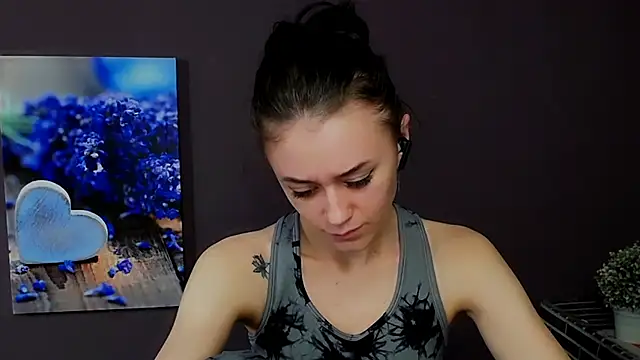 Snapshot of LanaTey chatting on 03/12/25, 04:02 LanaTey online show from 03/12/25, 04:02