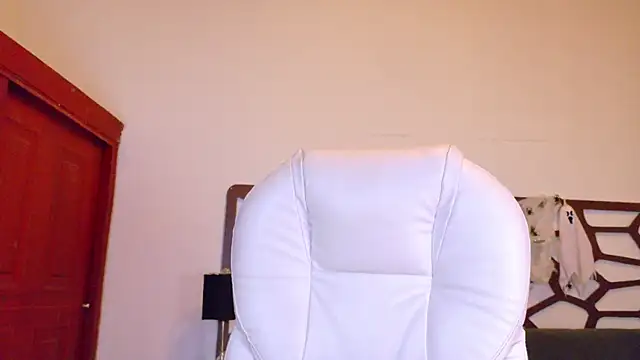 alice rous21 online show from 10/31/25, 01:23