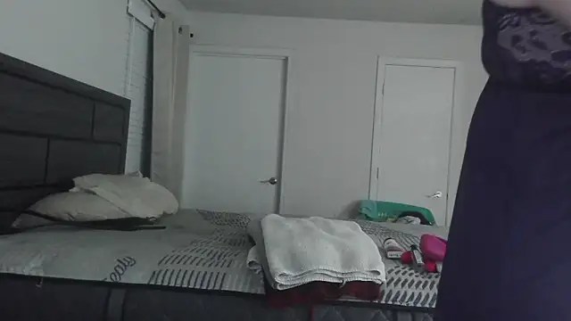 FantasyWifeBri online show from 12/03/25, 10:41