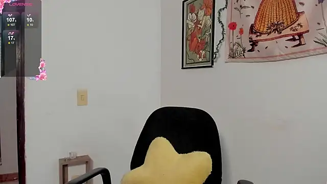 Snapshot of Gabee7_ chatting on 09/29/25, 04:23 Gabee7 online show from 09/29/25, 04:23