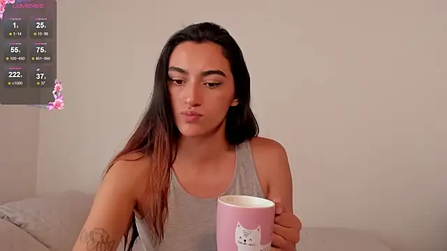 Snapshot of Gabee7_ chatting on 10/22/25, 04:40 Gabee7 online show from 10/22/25, 04:40