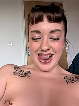 Snapshot of Petite_Juicy_Olive chatting on 05/09/26, 08:08 Petite Juicy Olive online show from 05/09/26, 08:08