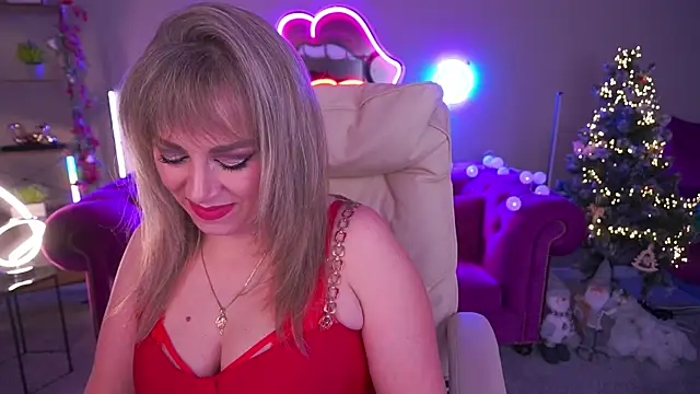 Snapshot of CandyLadyyy chatting on 12/19/25, 09:44 CandyLadyyy online show from 12/19/25, 09:44